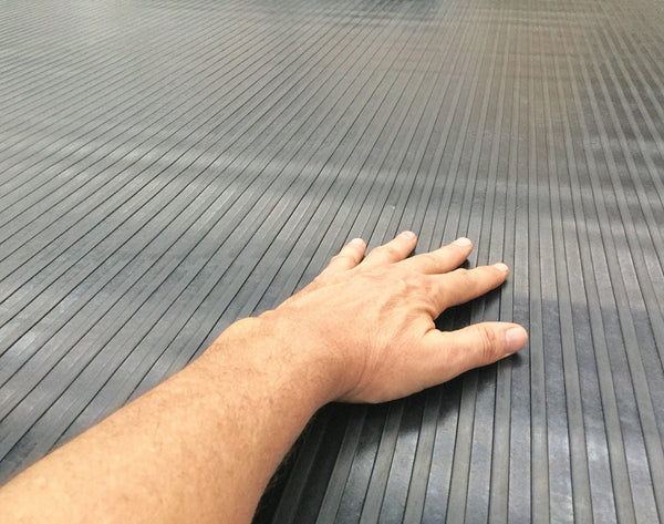 Rubber Ute Mat to suit Mahindra PikUp Dual Cab with Factory Tub Liner ...